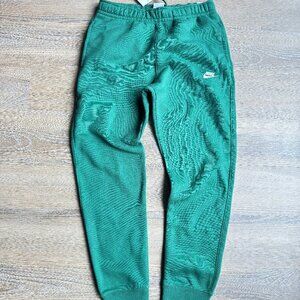 Nike Standard Fit Taper Leg Regular Length Sweatpants Green Small S